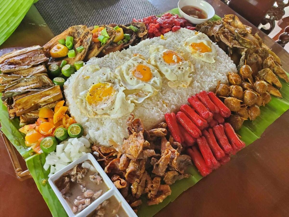 Redwood Cabin Bolinao Ngoại thất bức ảnh