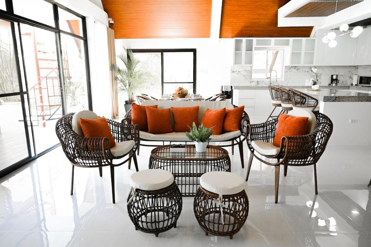 Redwood Cabin Bolinao Ngoại thất bức ảnh