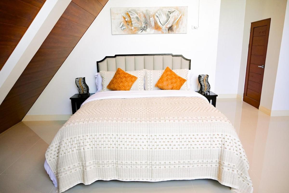 Redwood Cabin Bolinao Ngoại thất bức ảnh