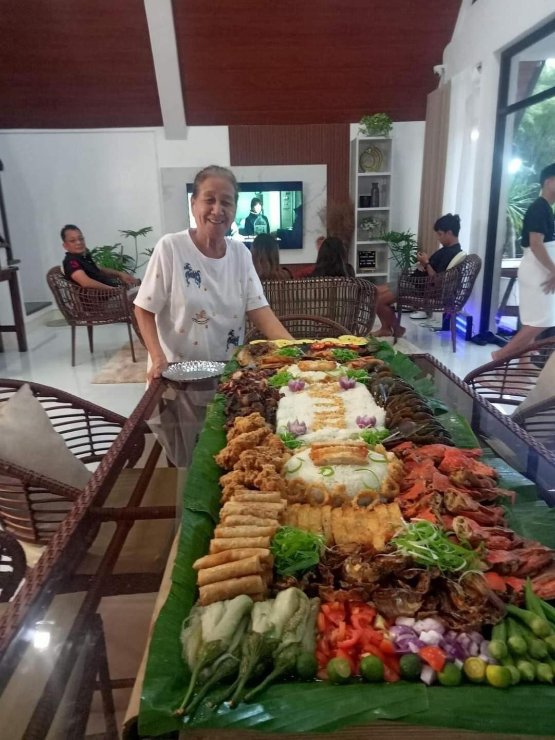 Redwood Cabin Bolinao Ngoại thất bức ảnh