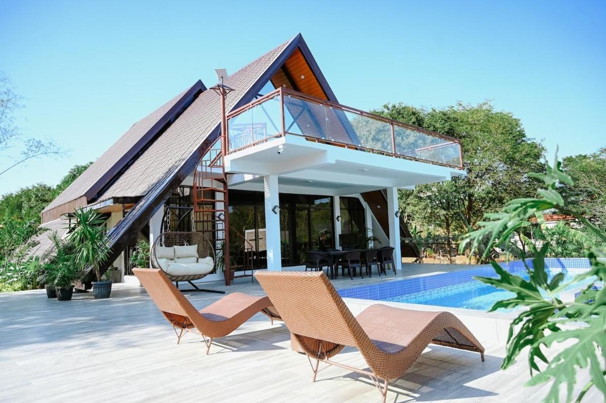 Redwood Cabin Bolinao Ngoại thất bức ảnh